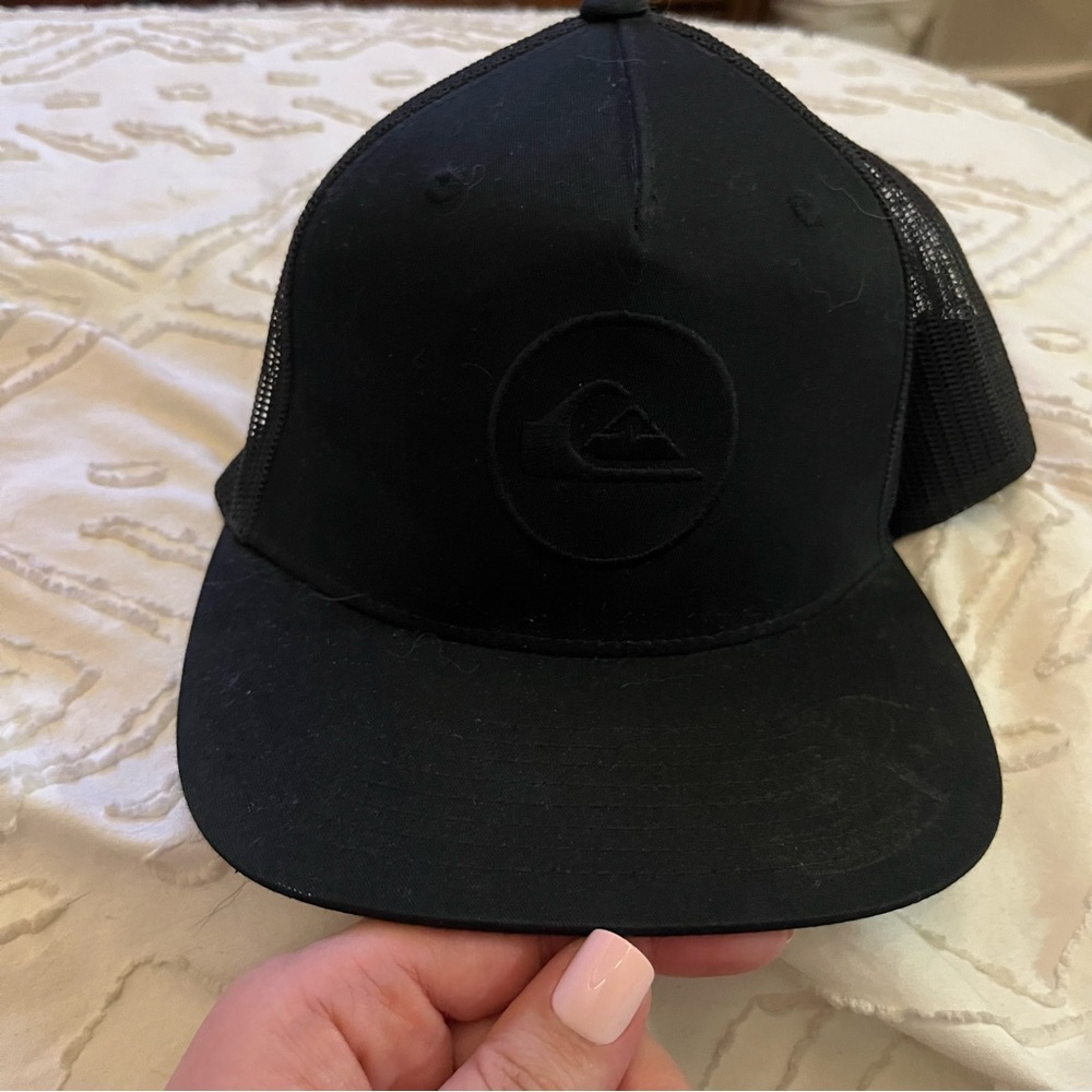 Quiksilver Men’s Black Mesh Trucker Snap Back Hat - One Size Fits Most